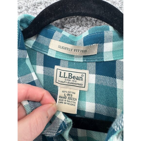 L.L. Bean Mens Slightly Fitted Plaid Button-Down Shirt Size M Green White - Picture 6 of 8